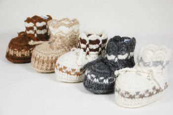 chaussons pour bébé 100% alpaga tricot à la main couleurs naturelles variées à motifs
