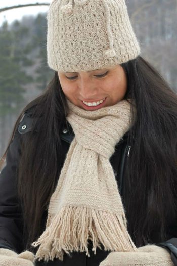 foulard double épaisseur 100% alpaga tricot à la main couleurs naturelles beige tweed assorti de mitaines et d'un cache-col tuque