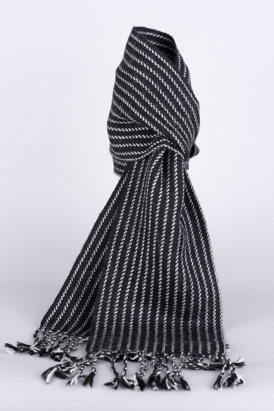 foulard tissé / woven scarf, style V4-noir