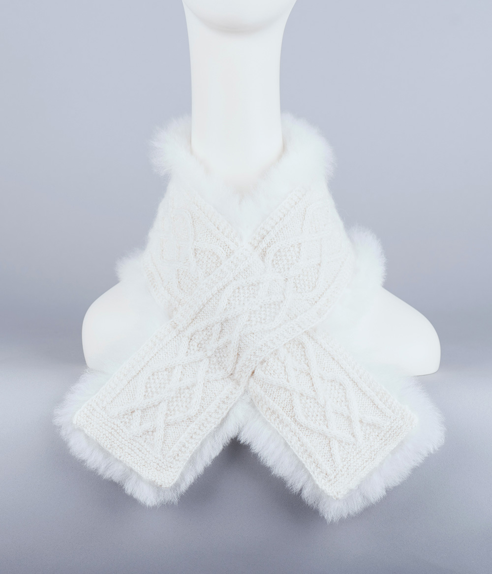 Foulard croisé 100% alpaga tricoté à la main orné de fourrure, blanc